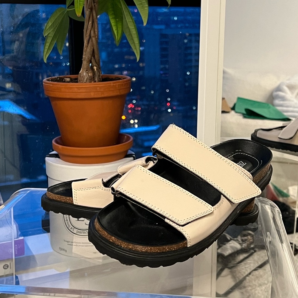 ZARA Double-strap Flat Leather Sandals (39)